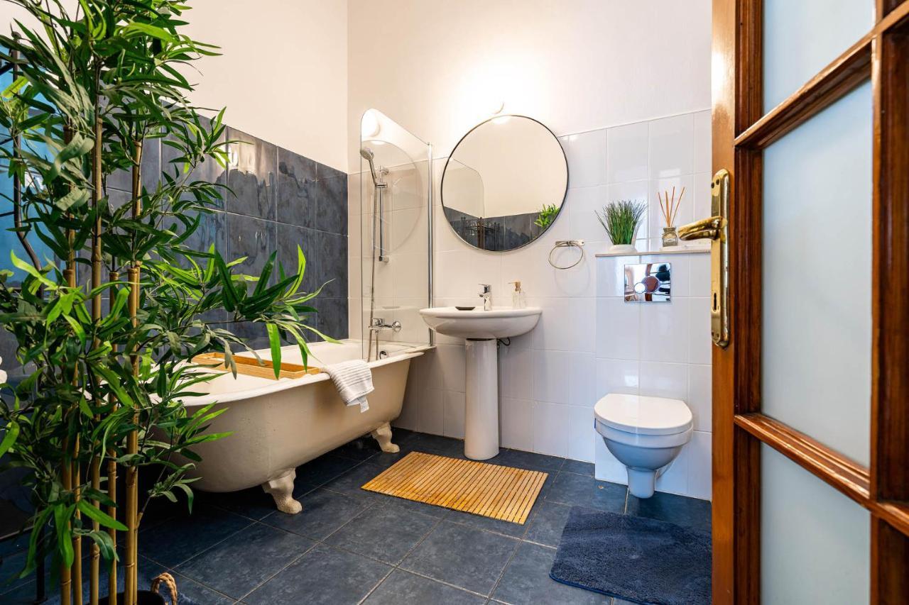 2Br Blue Cloud In The Centre Apartment Bucharest Luaran gambar