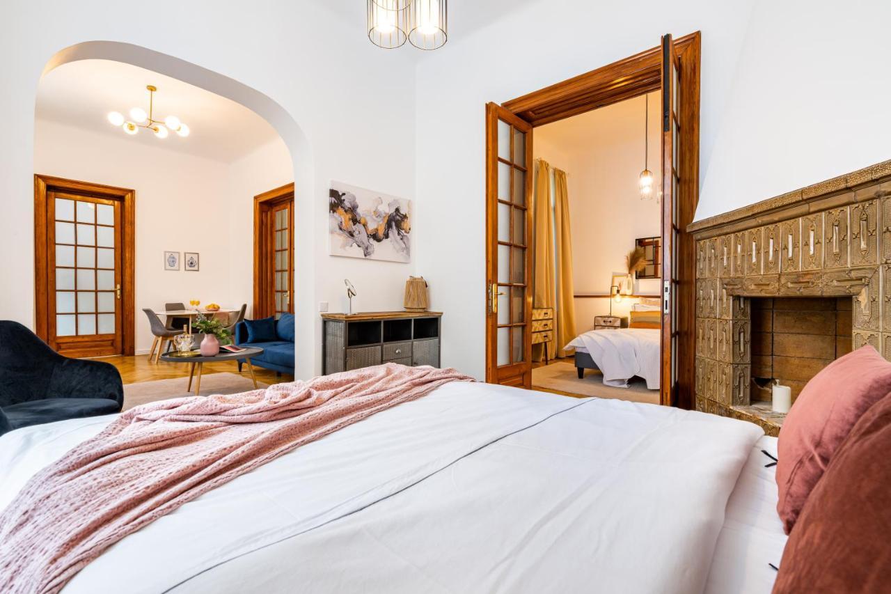 2Br Blue Cloud In The Centre Apartment Bucharest Luaran gambar